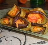Блюдо готово, подаем к столу! Приятного аппетита! 
 
 koketka.by/recepty/item/1345-baklazhany-ogonek 	