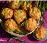 Немного напоминают мясные пирожки, но с более изысканным, пряным вкусом. Приятного аппетита! 
 
Cсылка на оригинальный рецепт:  hellokitchen.ru/3823/muffini-s-vetchinoy-sirom-i-pryanimi-travami/ 	
