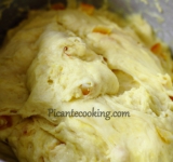 Вымешиваем тесто до однородности еще раз.	