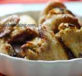 Подавайте к столу! Приятного аппетита!!! 
 
Ссылка на источник рецепта:  www.picantecooking.com/recipe/pryanye-kurinye-krylyshki 	